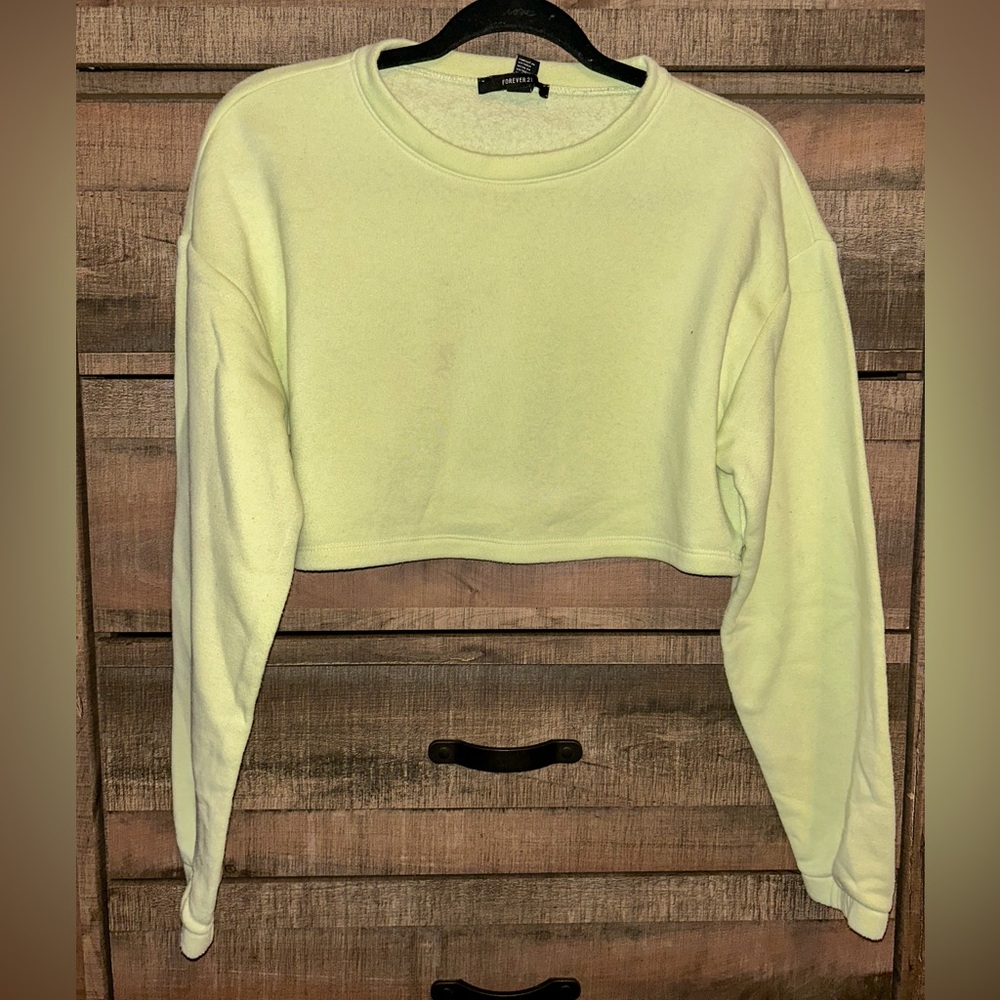 Forever21 Pastel Green Cropped Women’s Crew Neck